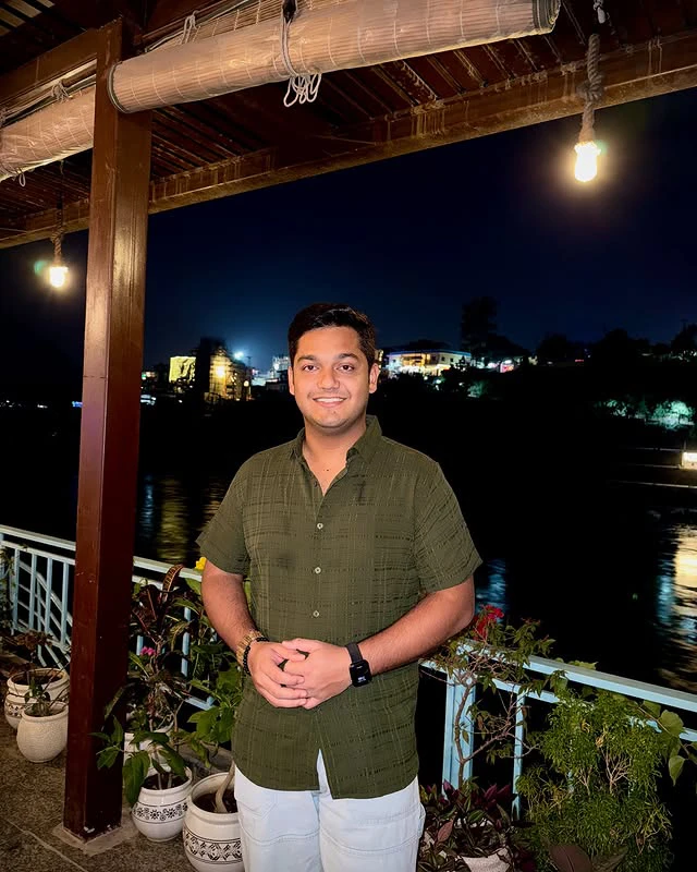 Avnish Jha singing